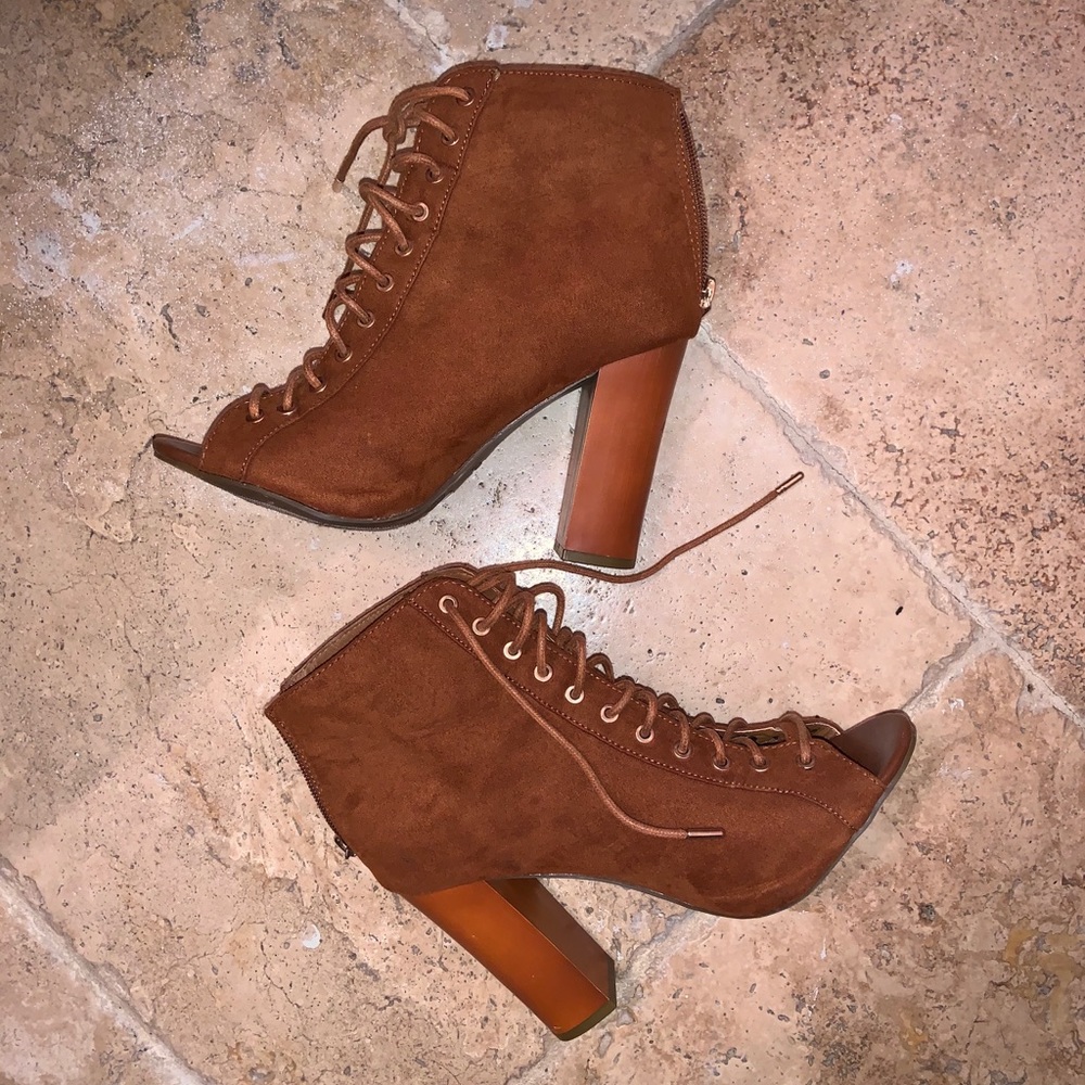 Fall booties 🍂🍁 - Picture 2 of 4
